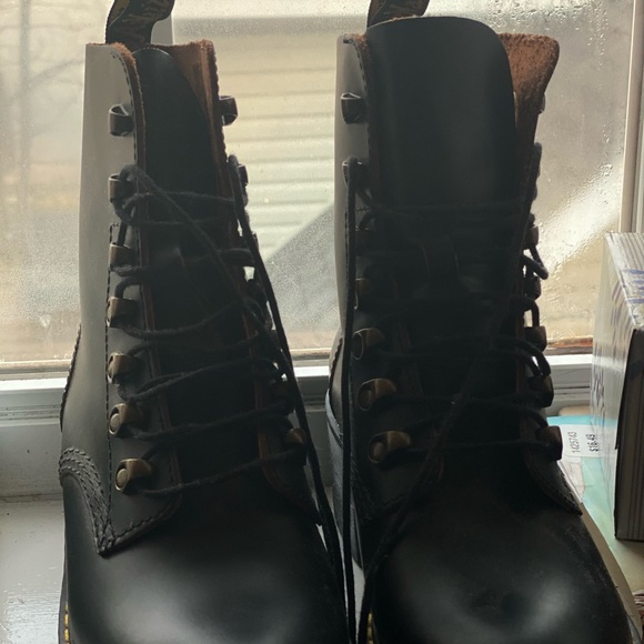 Dr. Martens Shoes - Leona women’s vintage smooth leather heeled boots